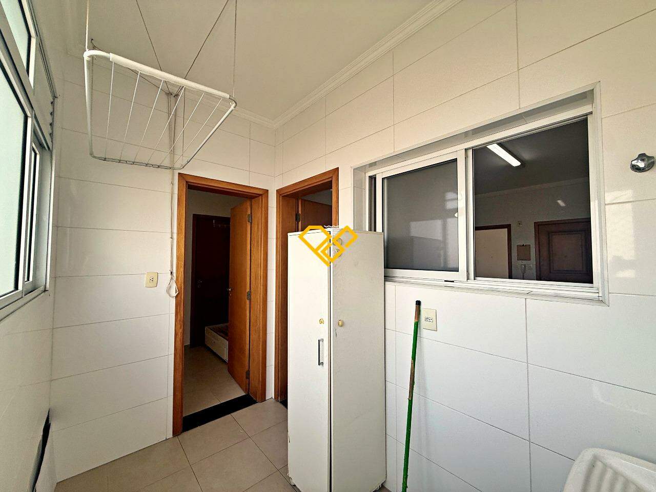 Apartamento para aluguel no Gonzaga: Área de serviço