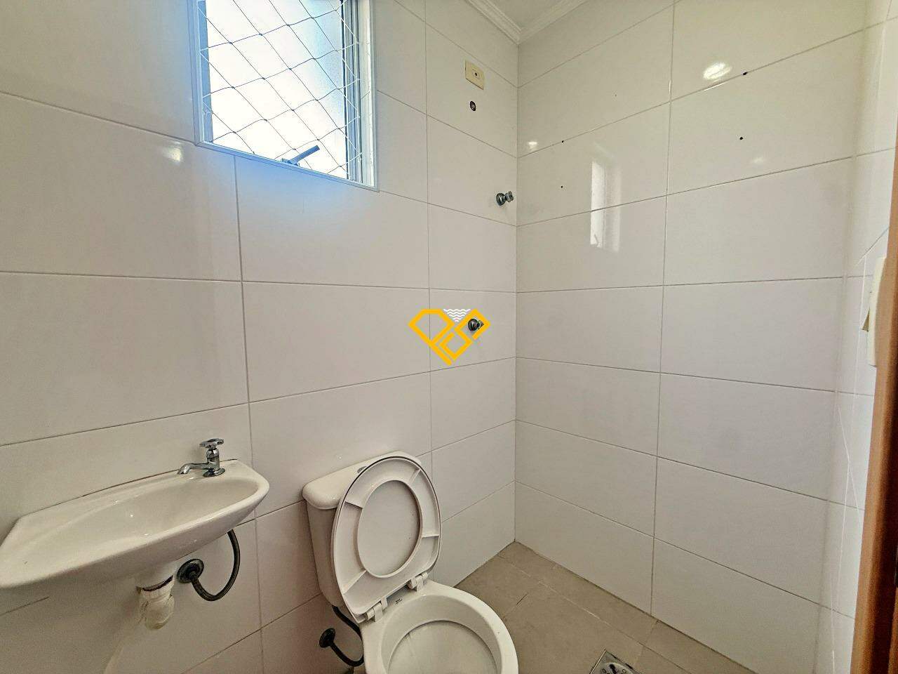 Apartamento para aluguel no Gonzaga: Wc de serviço