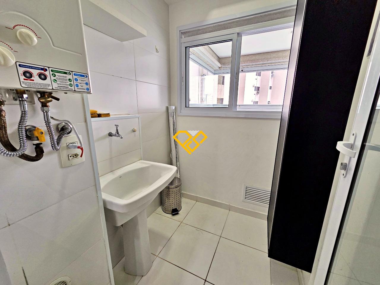 Apartamento à venda no Ponta da Praia: Área de serviço
