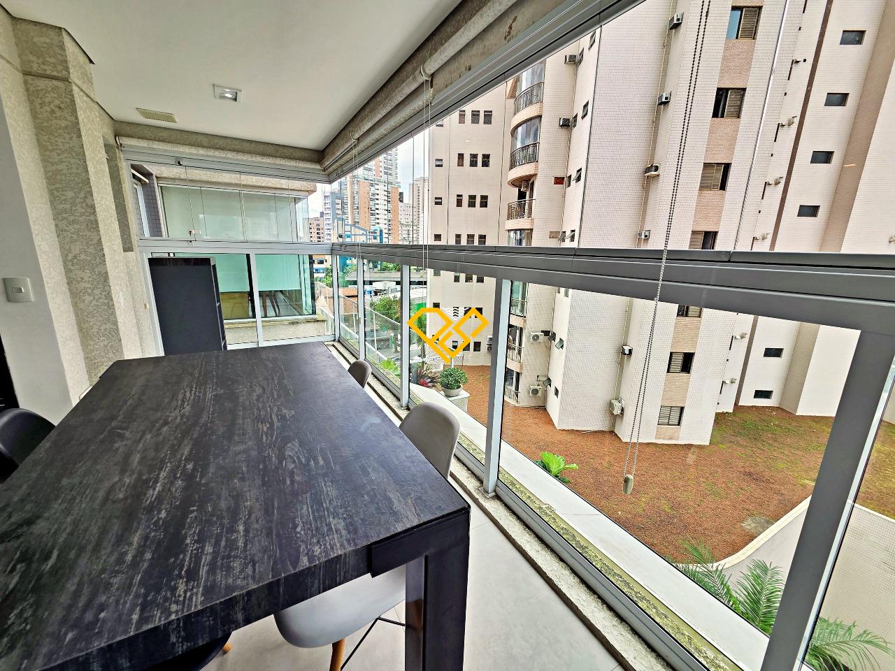 Apartamento à venda no Ponta da Praia: Varanda