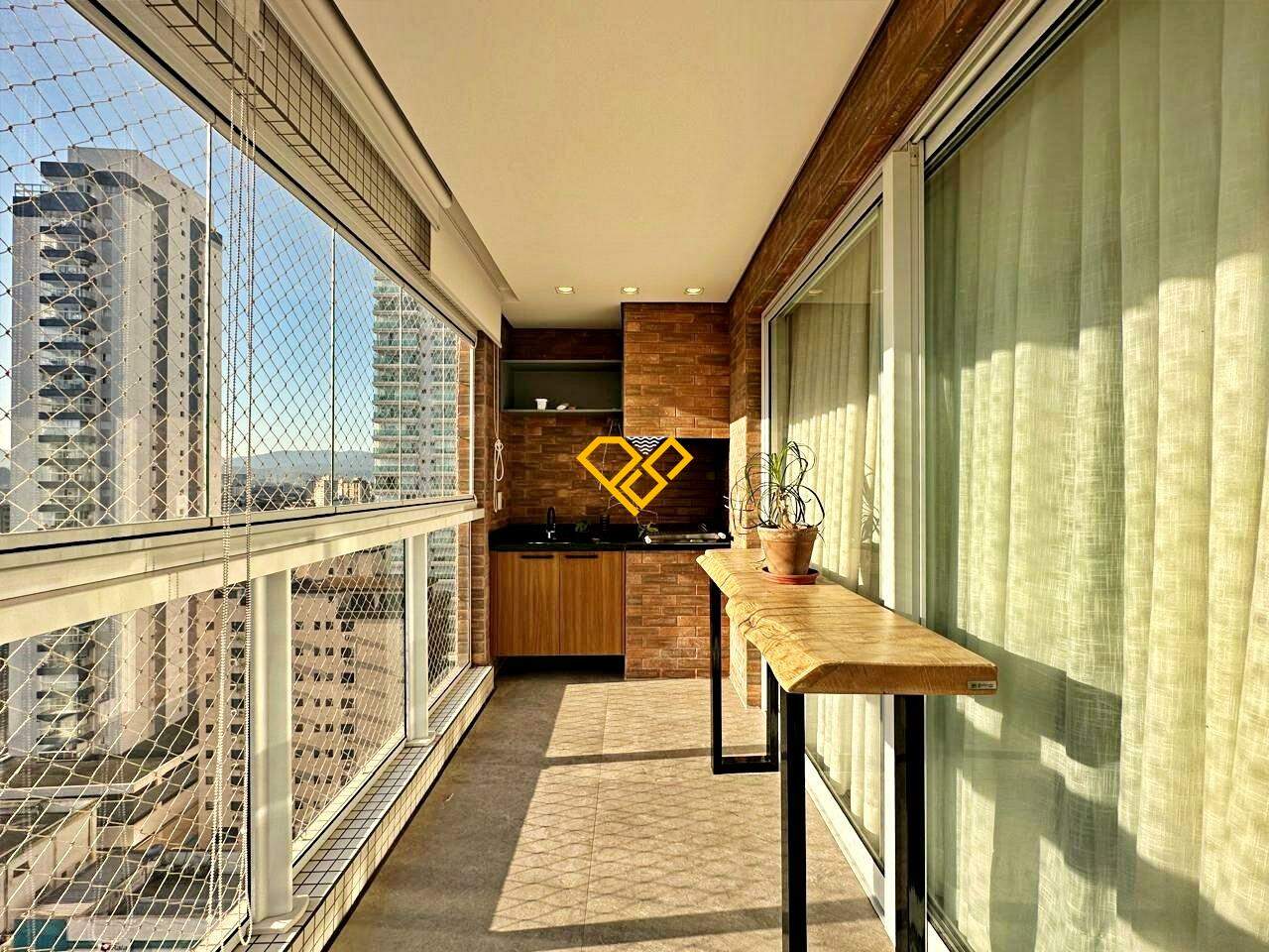 Apartamento à venda no Embaré: Varanda