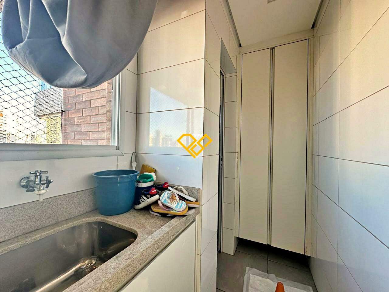 Apartamento à venda no Embaré: Área de serviço