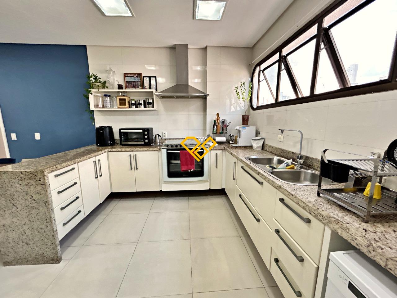 Apartamento à venda no Gonzaga: Cozinha