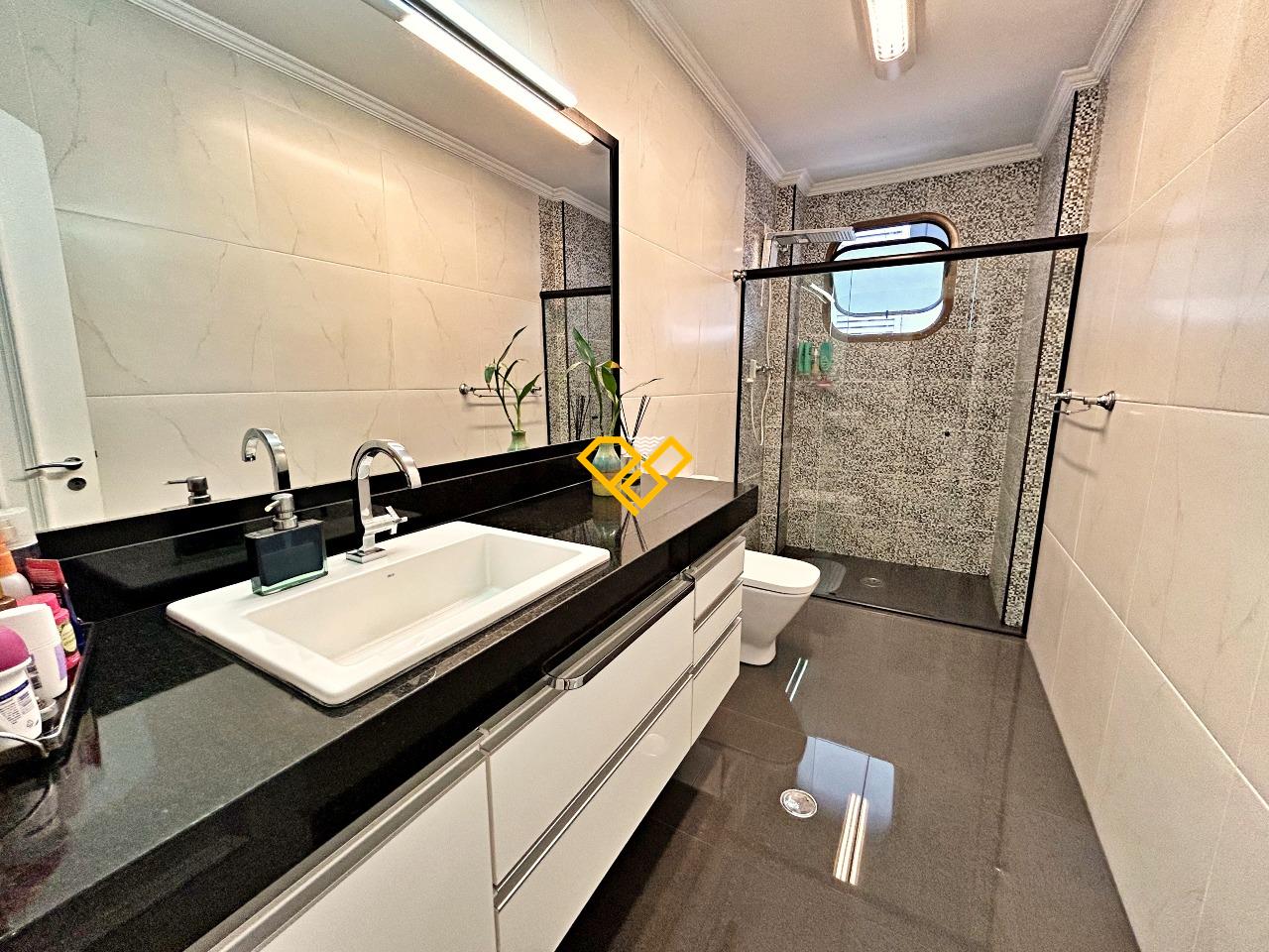 Apartamento à venda no Gonzaga: Wc suíte