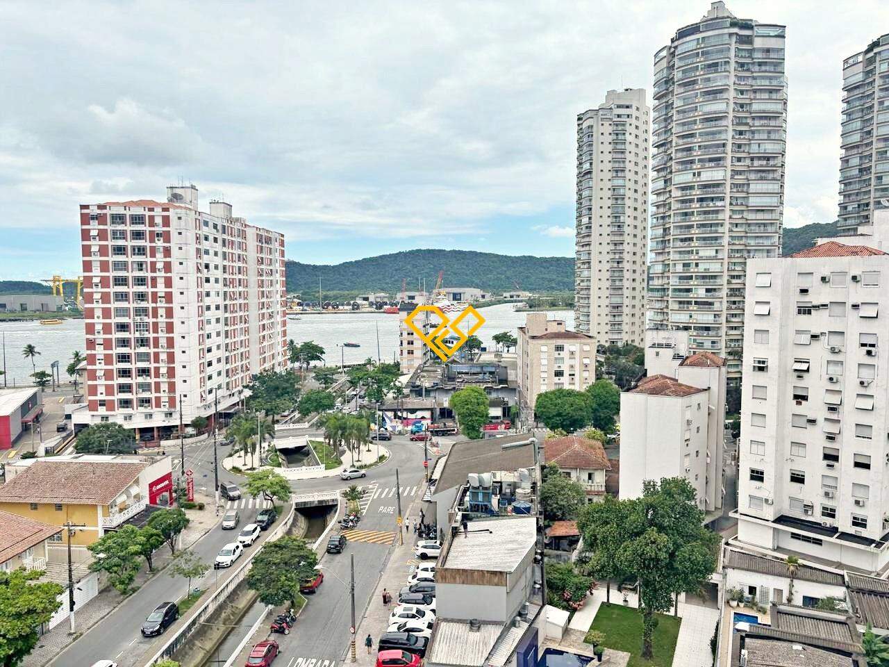 Cobertura à venda no Ponta da Praia: 