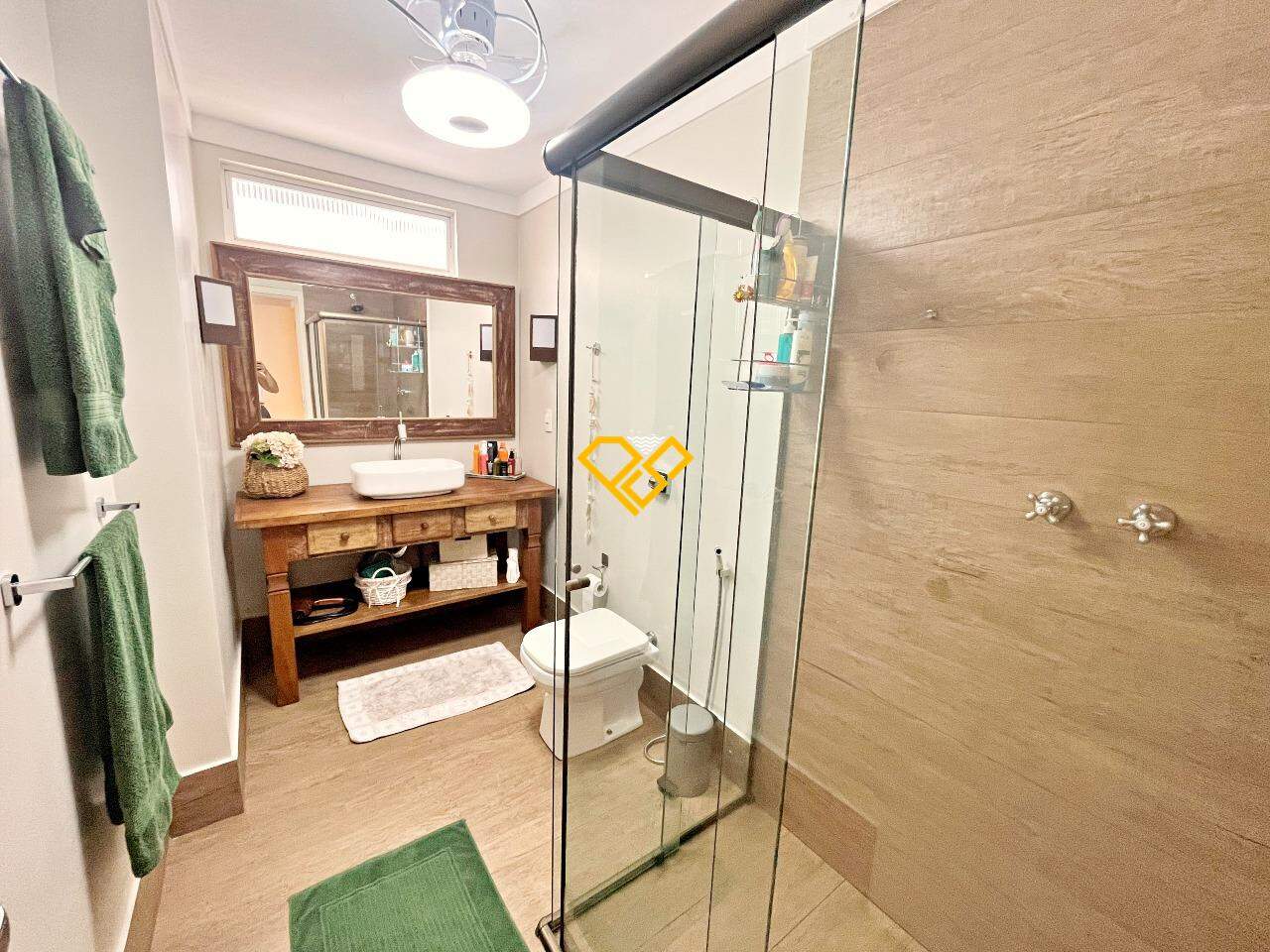 Apartamento à venda no Gonzaga: Wc suíte