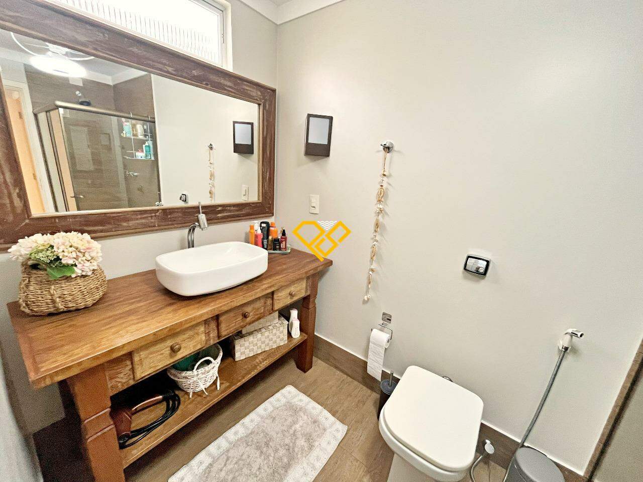 Apartamento à venda no Gonzaga: Lavabo