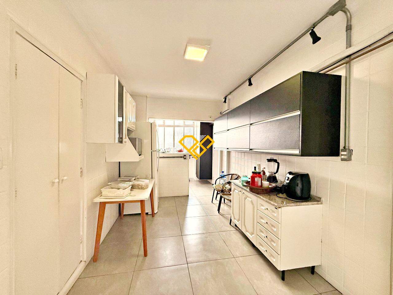 Apartamento à venda no Gonzaga: Cozinha