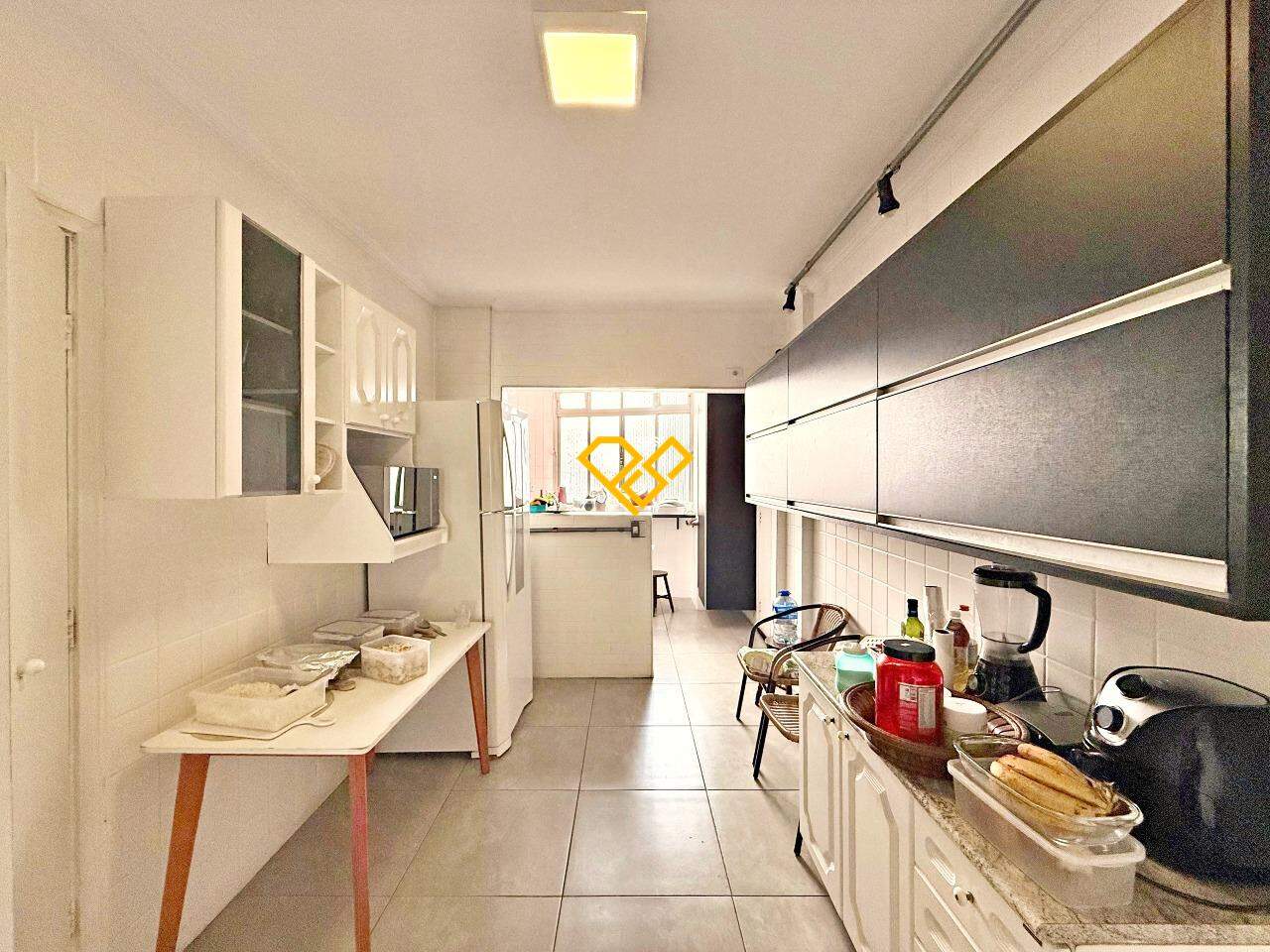 Apartamento à venda no Gonzaga: Cozinha