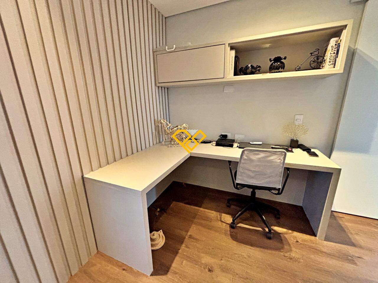 Apartamento à venda no Gonzaga: Esccritório