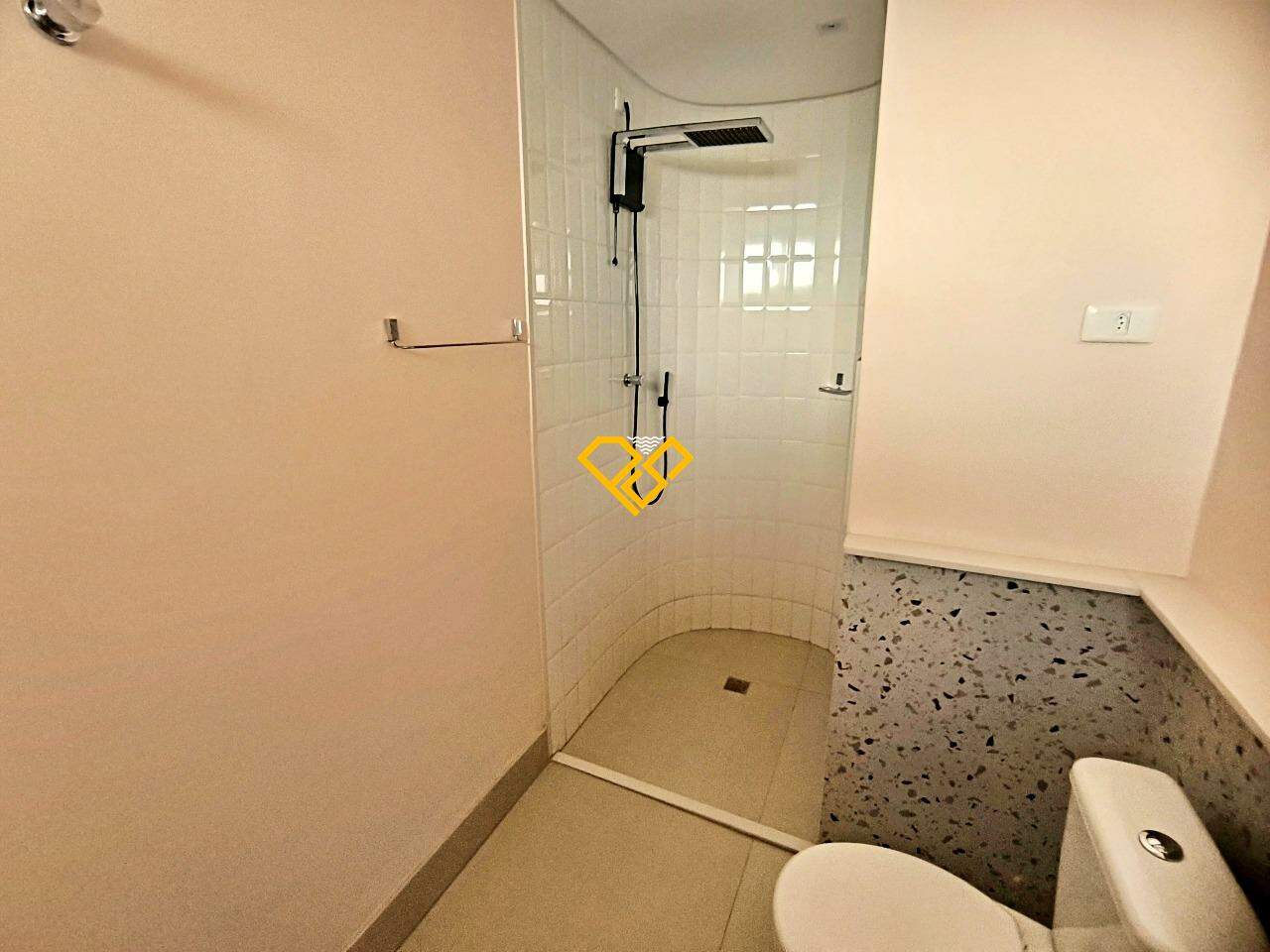 Cobertura à venda no Embaré: Wc suíte 2