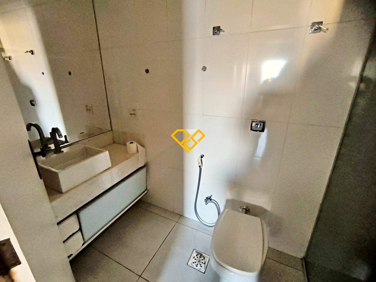 Cobertura à venda no Embaré: Wc social