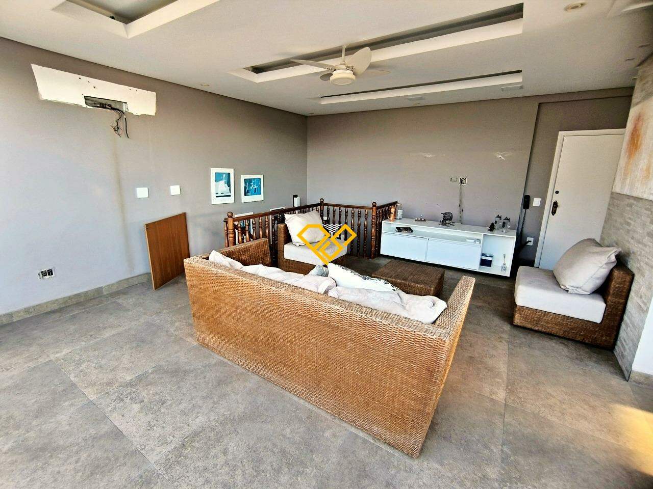 Cobertura à venda no Embaré: Sala 2° andar