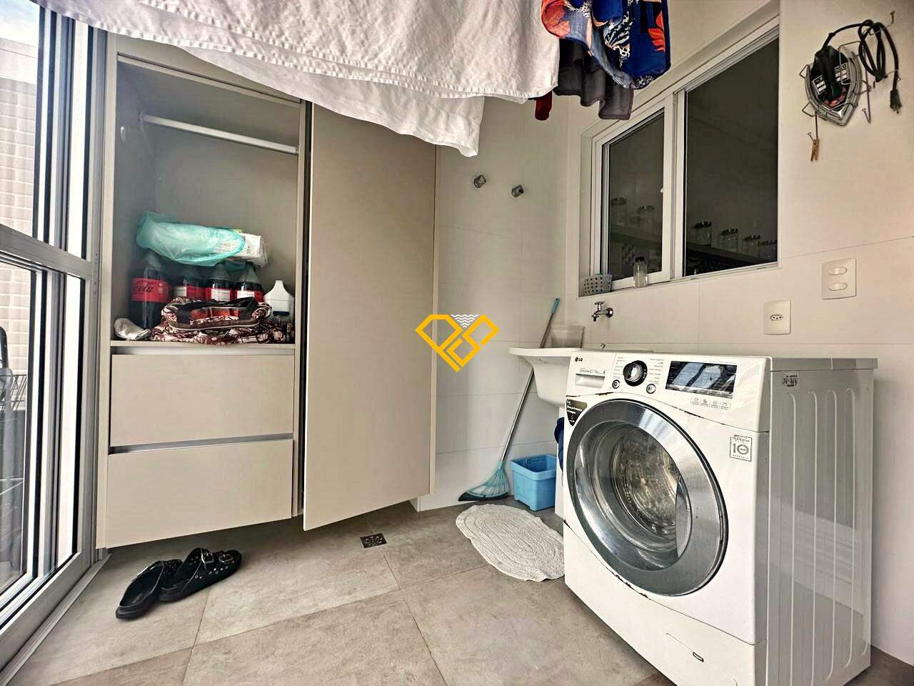 Garden à venda no Embaré: Área de serviço