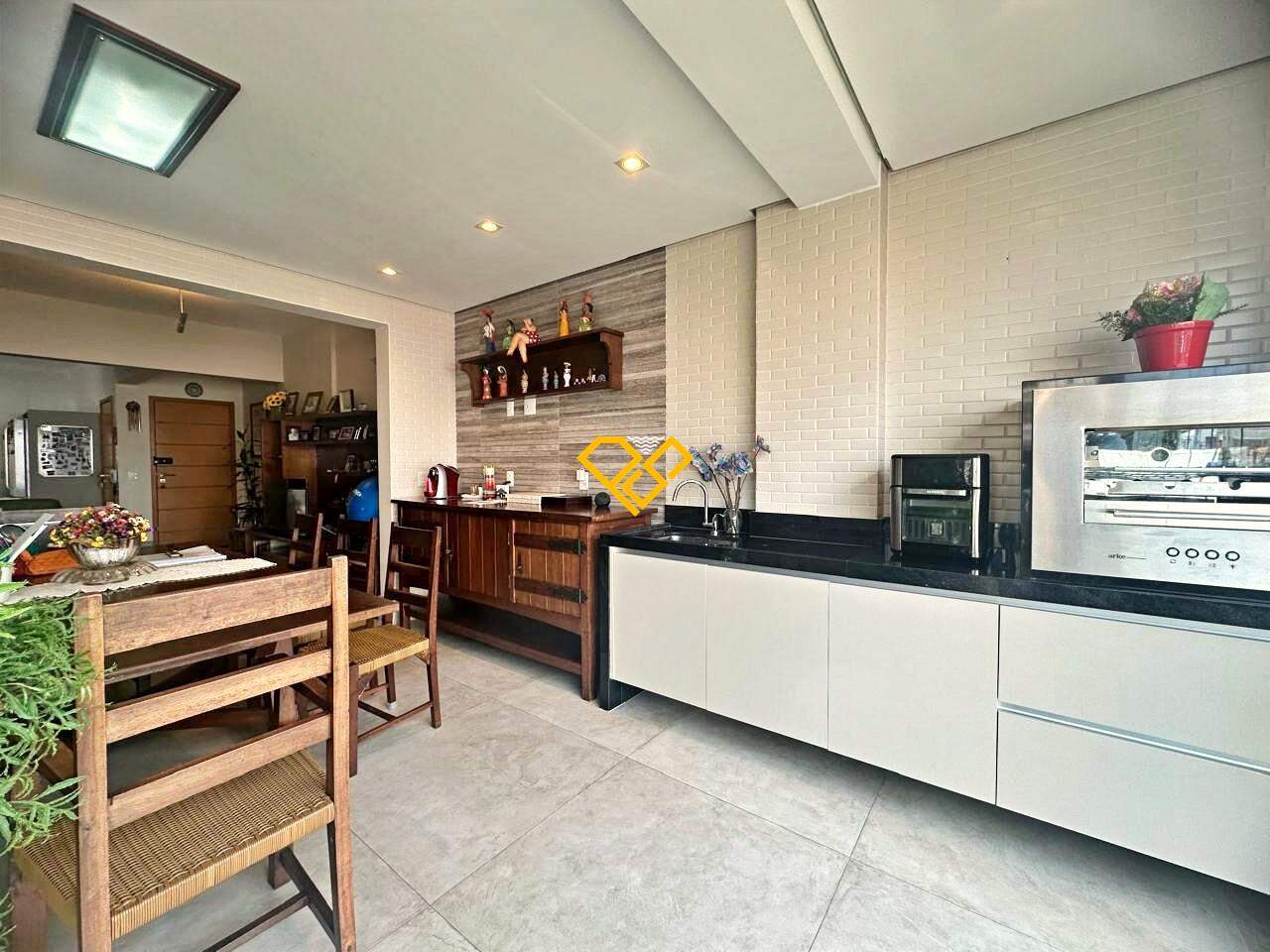 Garden à venda no Embaré: Varanda