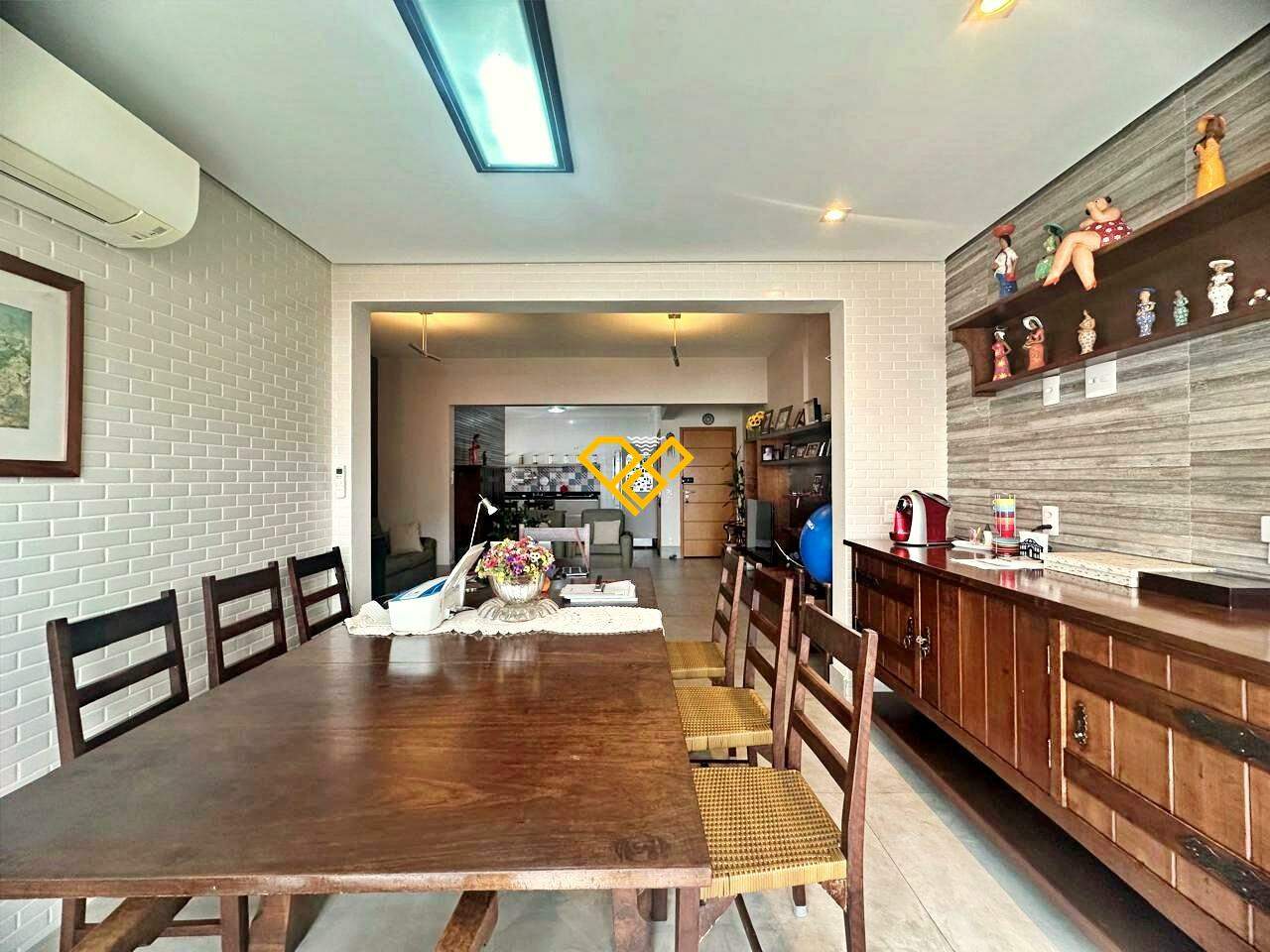 Garden à venda no Embaré: Varanda e sala