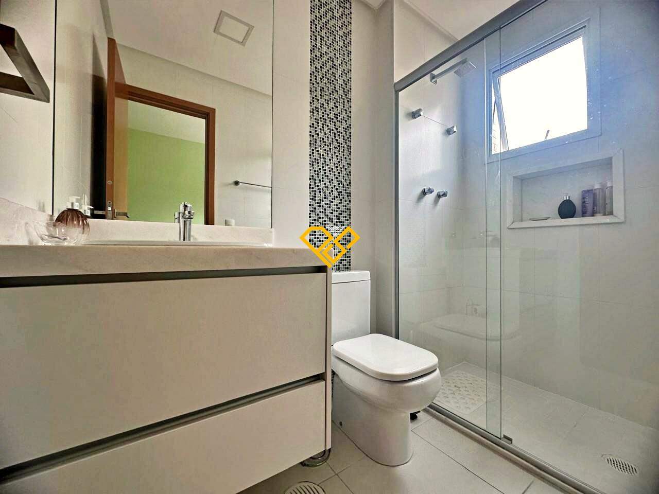 Garden à venda no Embaré: Wc suíte 2