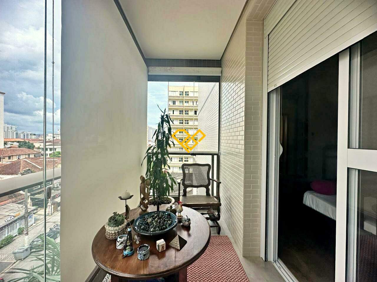 Garden à venda no Embaré: Varanda