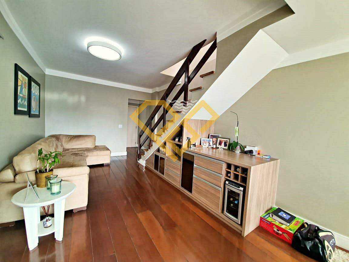 Cobertura à venda no Ponta da Praia: Sala