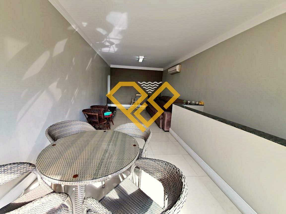 Cobertura à venda no Ponta da Praia: 2º piso