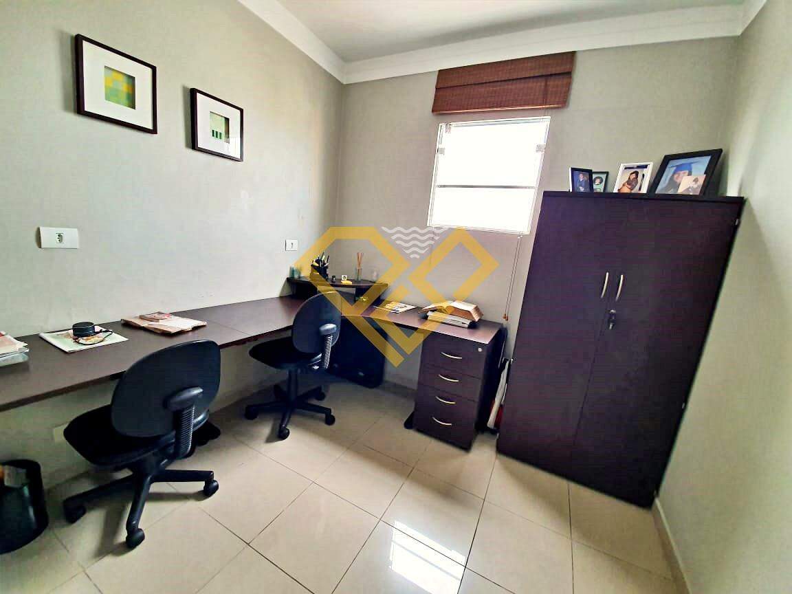 Cobertura à venda no Ponta da Praia: Escritório