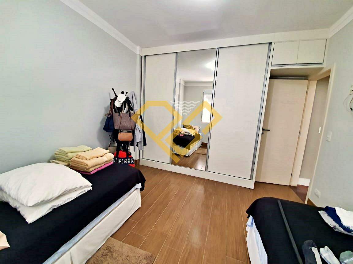 Cobertura à venda no Ponta da Praia: Quarto 1