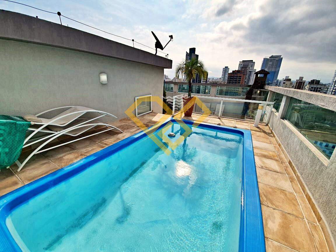 Cobertura à venda no Ponta da Praia: Piscina