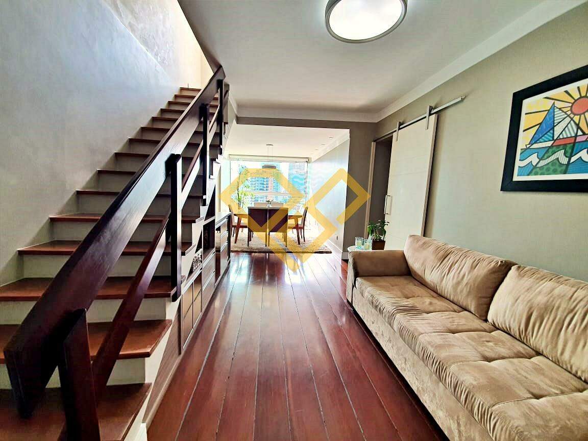 Cobertura à venda no Ponta da Praia: Sala