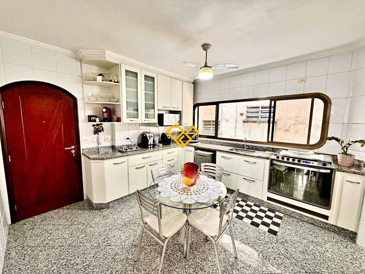 Apartamento à venda no Gonzaga: Cozinha
