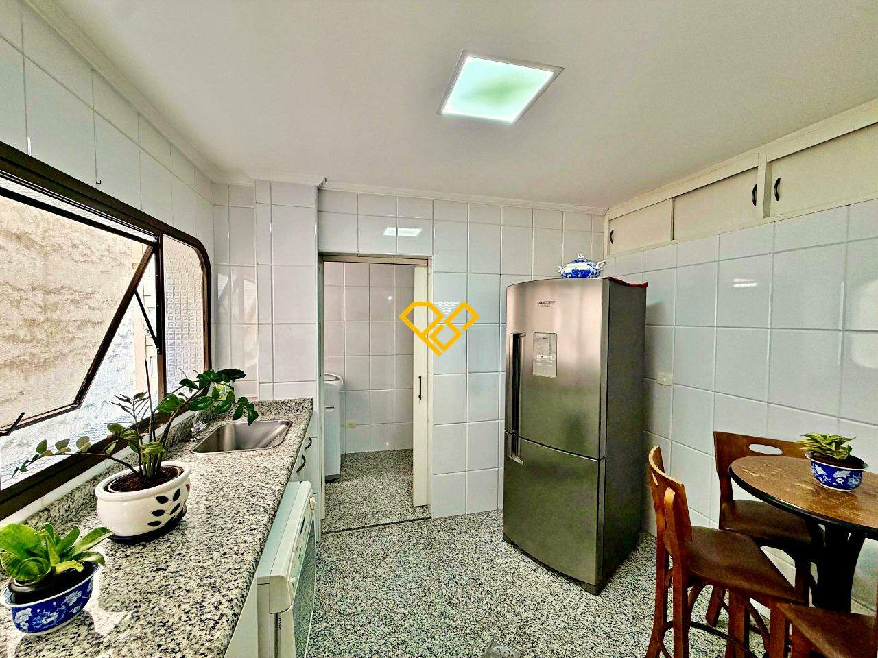 Apartamento à venda no Gonzaga: Cozinha