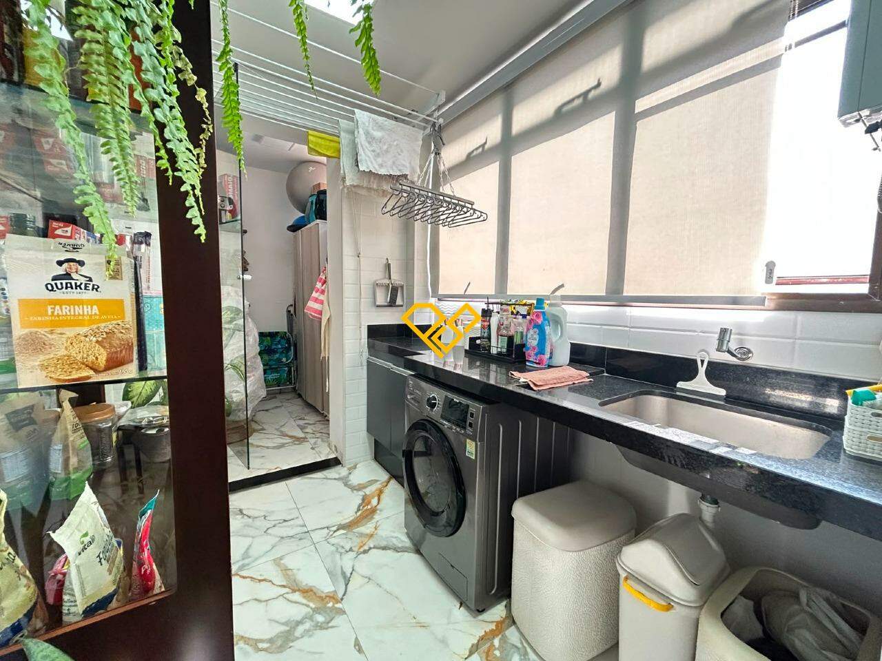 Apartamento à venda no Embaré: Área de serviço