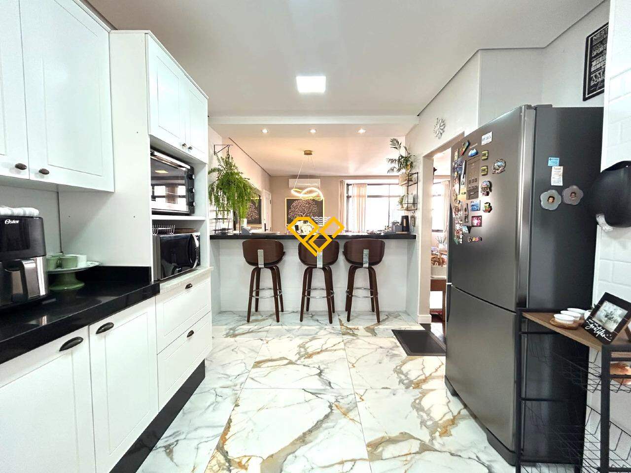 Apartamento à venda no Embaré: Cozinha