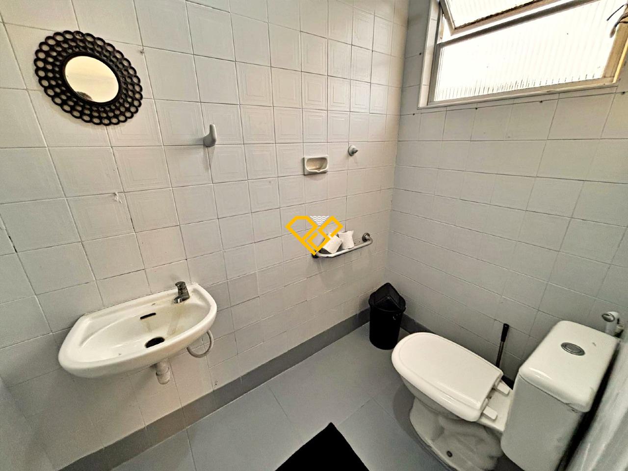 Apartamento à venda no Gonzaga: Wc de serviço