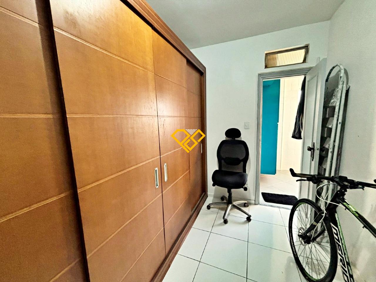 Apartamento à venda no Gonzaga: Dependência