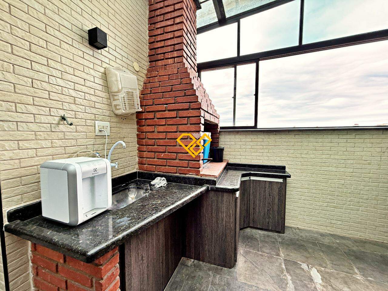 Cobertura à venda no Macuco: Churrasqueira Coberta