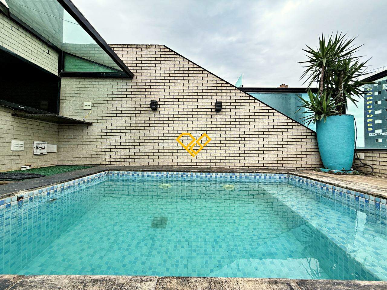 Cobertura à venda no Macuco: Piscina