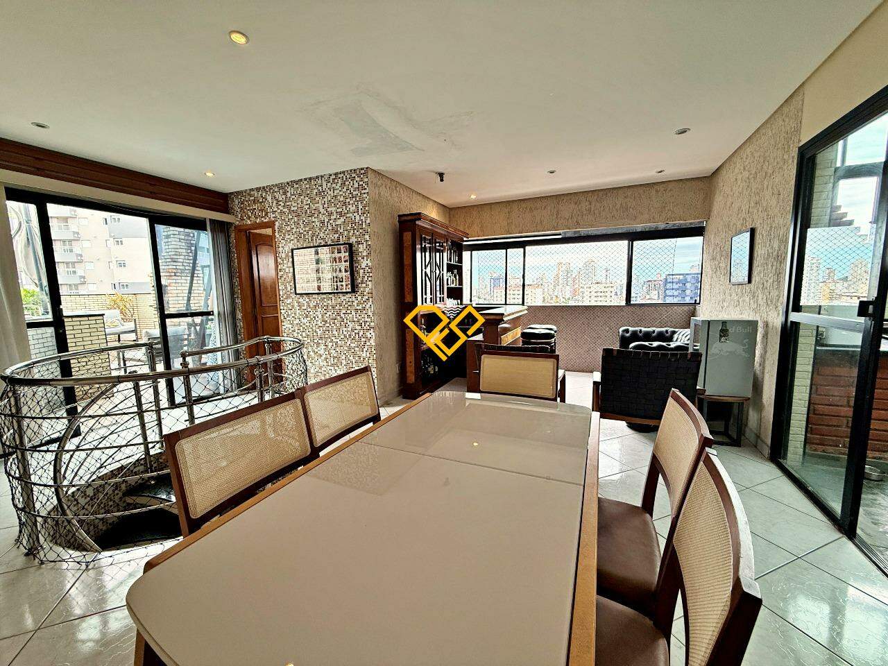 Cobertura à venda no Macuco: Sala 1 Andar