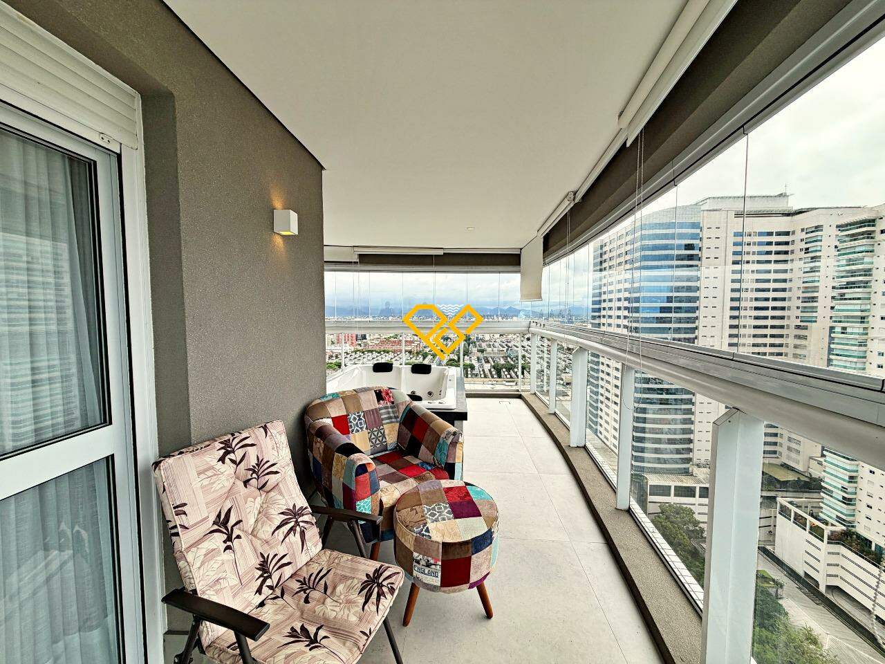 Apartamento à venda no Aparecida: Varanda Dormitório 4 - suíte master