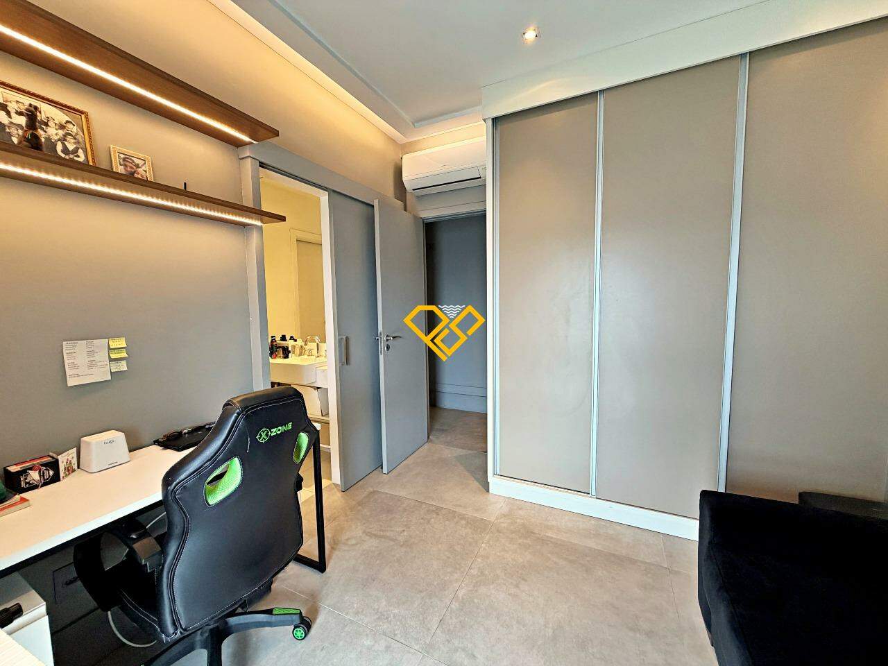 Apartamento à venda no Aparecida: Dormitório 1 - suíte americana