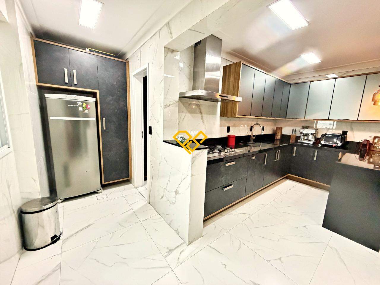 Apartamento à venda no Aparecida: Cozinha
