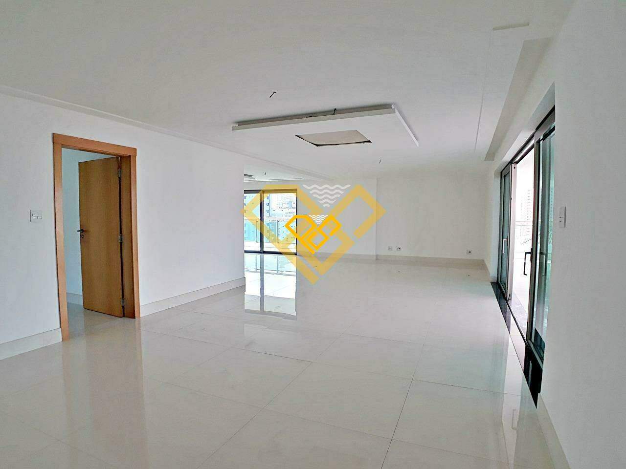 Apartamento à venda no Ponta da Praia: 