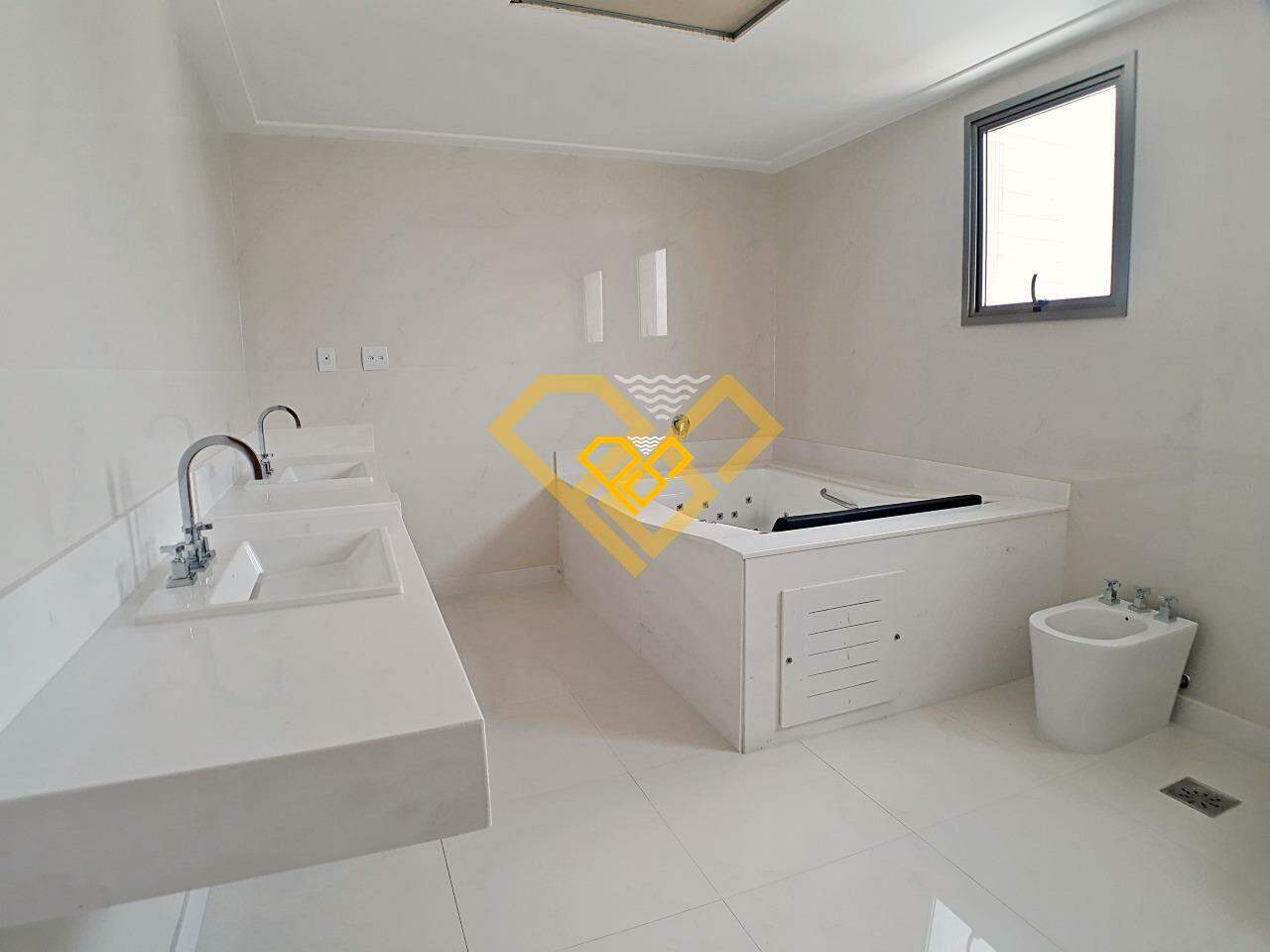 Apartamento à venda no Ponta da Praia: 