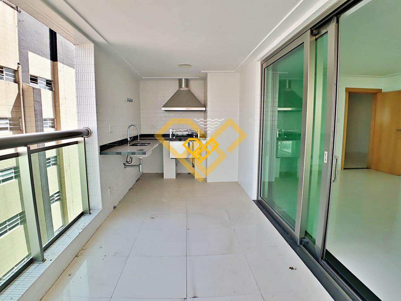 Apartamento à venda no Ponta da Praia: 