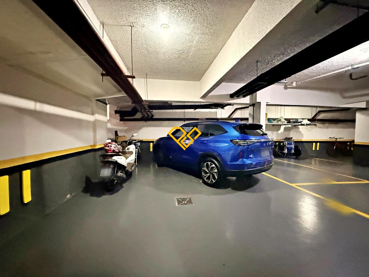 Garden à venda no Aparecida: Garagem