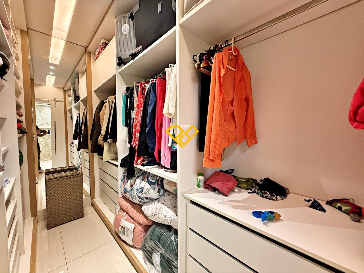 Garden à venda no Aparecida: Dormitório 1 - suíte master - closet