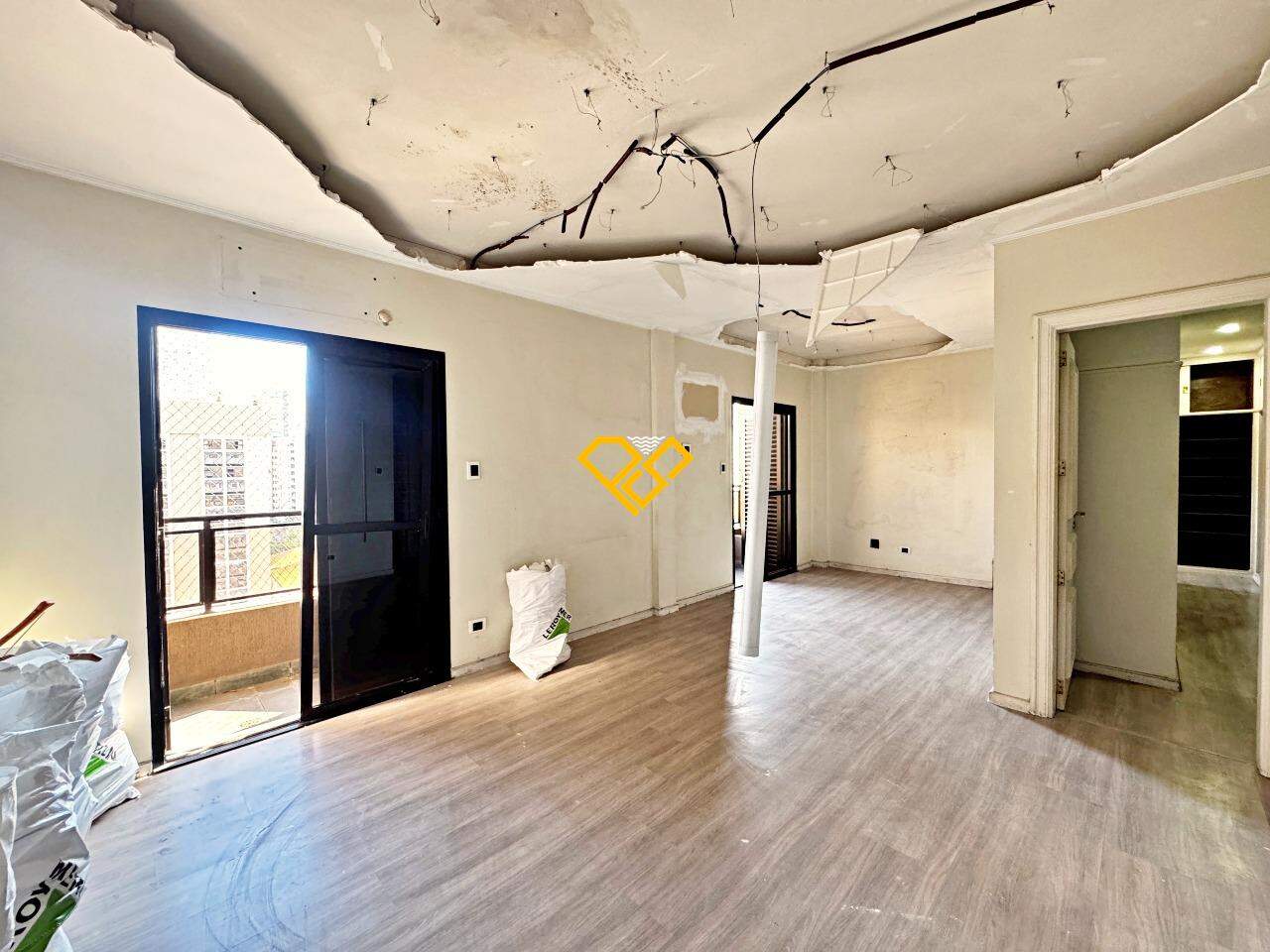 Cobertura à venda no Boqueirão: 