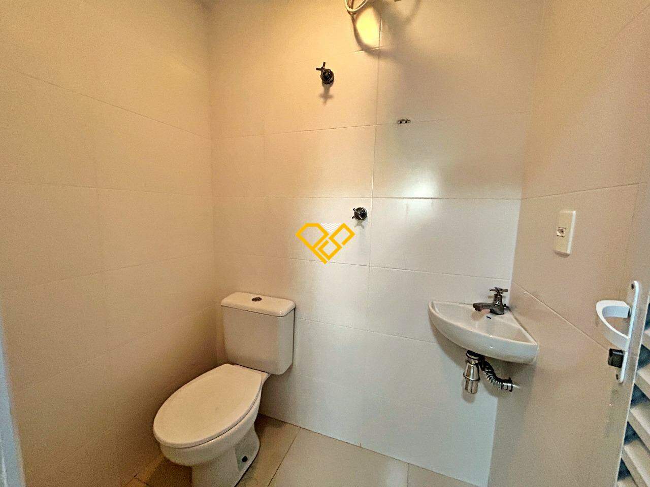 Apartamento à venda no Ponta da Praia: Wc de serviço