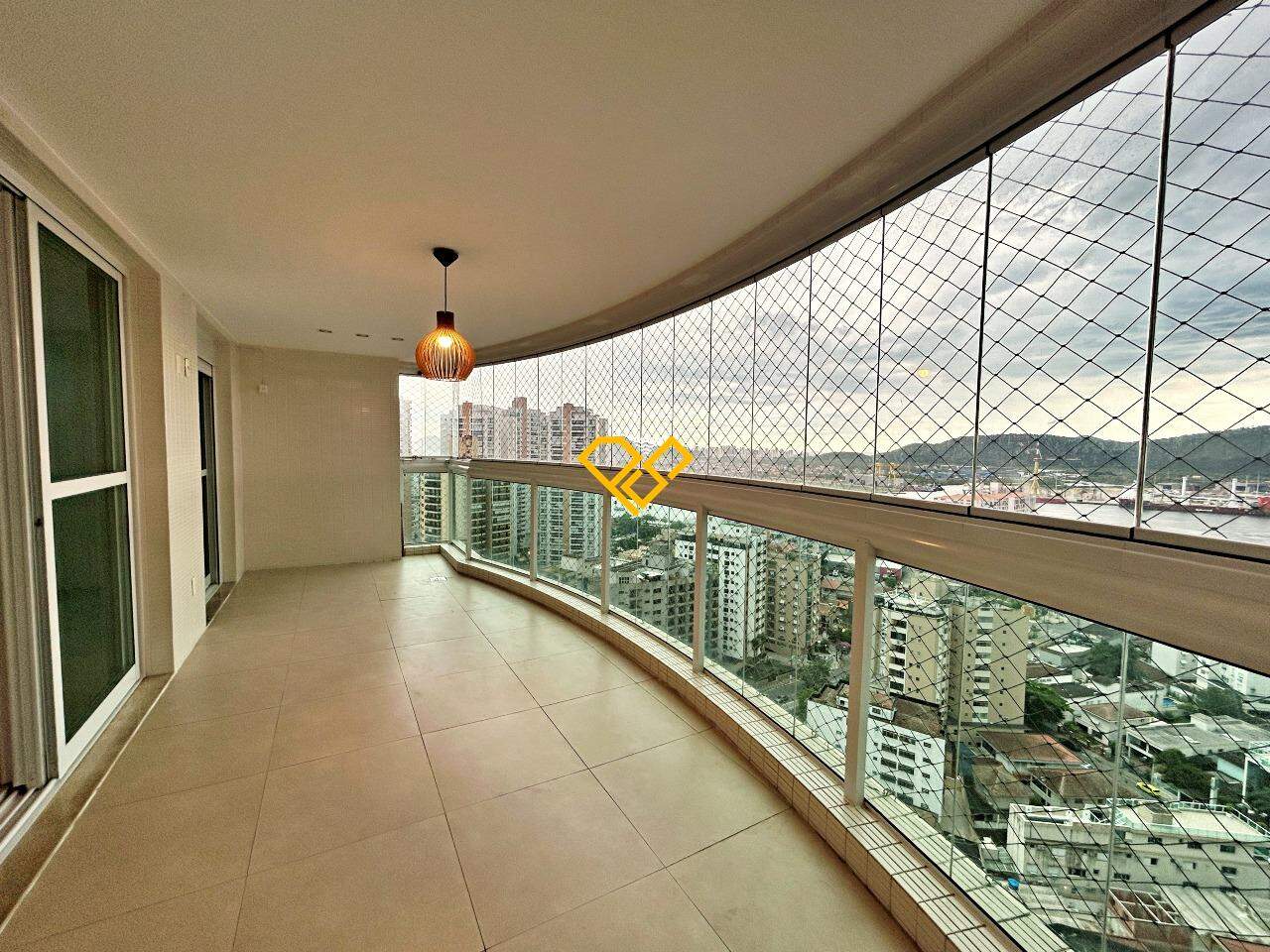 Apartamento à venda no Ponta da Praia: Varanda