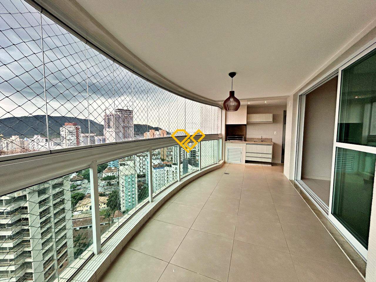 Apartamento à venda no Ponta da Praia: Varanda