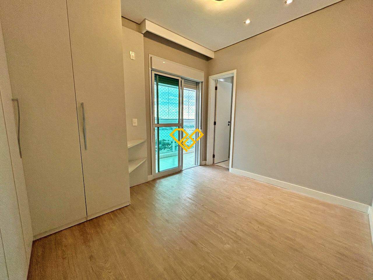 Apartamento à venda no Ponta da Praia: Suíte 1 - master